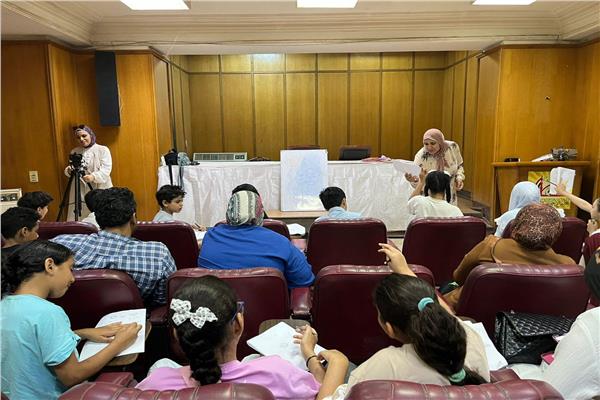 فعاليات الدورة التدريبية في تنمية المهارات الإبداعية وفنون الرسم الكرتوني للأطفال