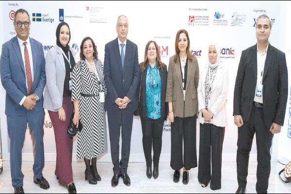  عدد من المشاركين فى الجلسة الافتتاحية للدورة الأولى من ملتقى SMARTEX