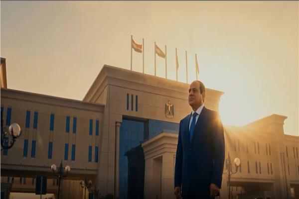 الرئيس السيسي أمام مقر القيادة الاستراتيجية