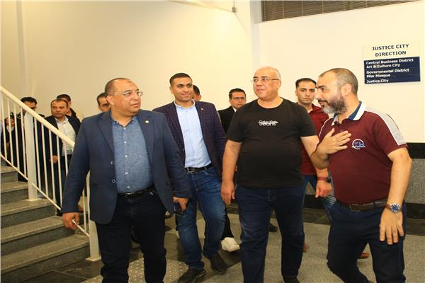 قبل مواجهة مصر والأرجنتين.. قيادات النقل تتابع انتظام تشغيل المونوريل 
