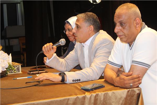 اجتماعً وكيل أول وزارة التربية والتعليم بالجيزة