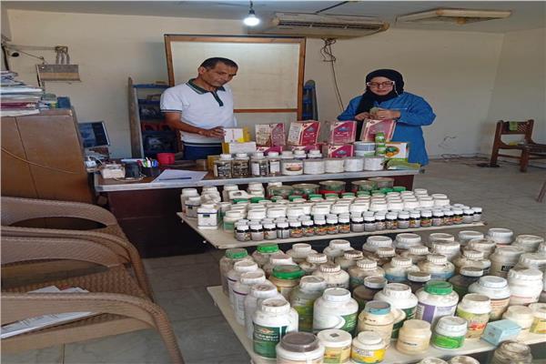 صبط 4.3 طن سكر مدعم و276 عبوة مستلزمات زراعية 