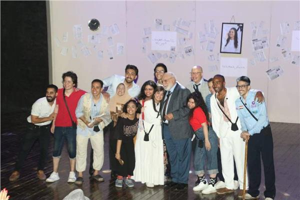 إقبال جماهيري كبير في أول ليالي «فتاة المترو»