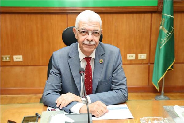 الدكتور أحمد فرج القاصد
