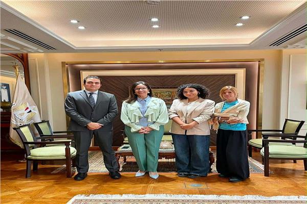 وزيرة الثقافة تستقبل وفد يونيك مصر