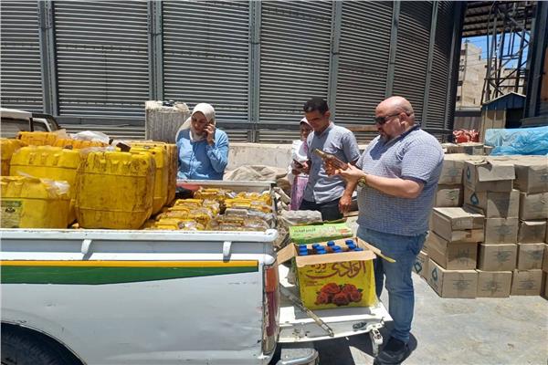 ضبط 600 لتر زيت طعام فاسد  ببلطيم في كفر الشيخ