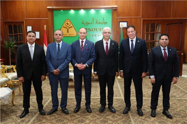 رئيس جامعة المنوفية يترأس لجنة اختيار عميد كلية الطب