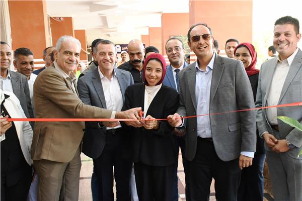 لاشين يفتتح بيت التطوع بمقر جامعة أسوان