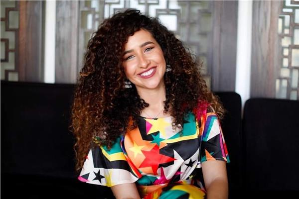 الفنانة التشكيلية غادة والي 