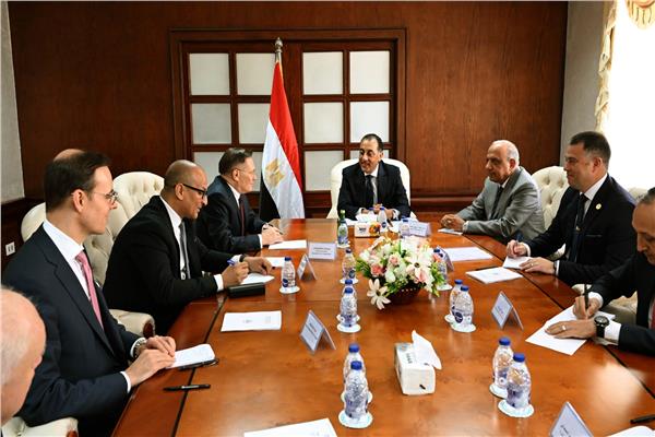 رئيس الوزراء يلتقي المدير العام لمؤسسة "روسآتوم" الروسية الحكومية للطاقة الذرية 