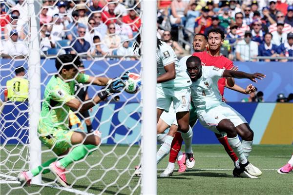 جانب من الشوط الأول لمباراة فرنسا والمغرب