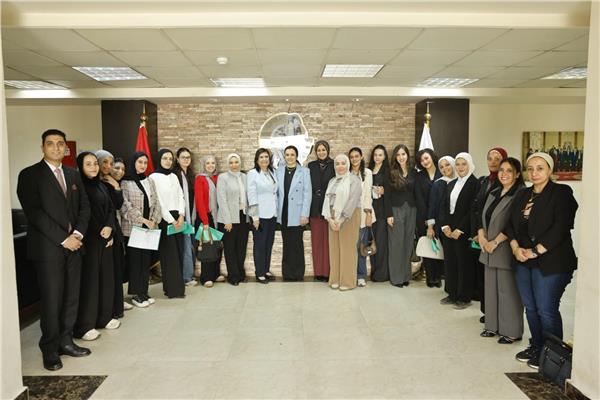 القومي للمرأة يستقبل دفعة جديدة من طالبات وطلاب الجامعات