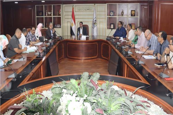 وزيرة التنمية المحلية والبيئة تتابع الموقف التنفيذي لمشروعات التنمية الاقتصادية المحلية