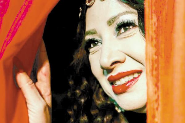 الفنانة انتصار