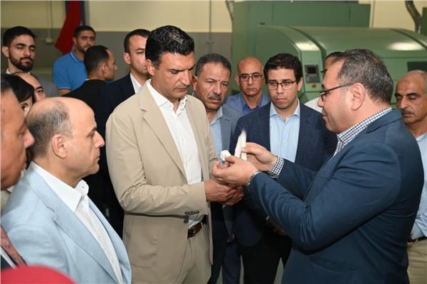 اللواء علاء عبد المعطي محافظ الغربية والمهندس خالد هاشم وزير الصناعة
