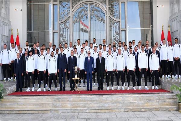 الرئيس عبد الفتاح السيسي يكرم المنتخب المصري