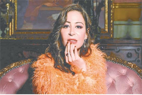 الفنانة منة شلبى