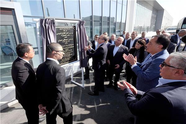 رئيس الوزراء يفتتح مصنع Elite Solar