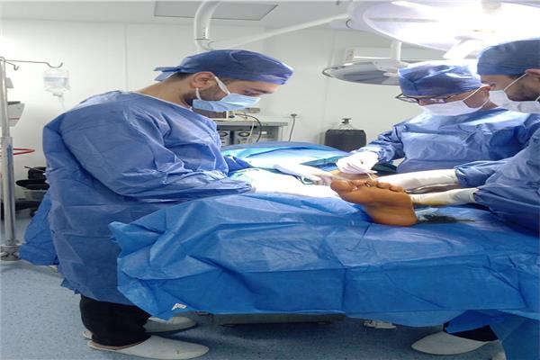 نجاح جراحة دقيقة لعلاج كسر قديم 