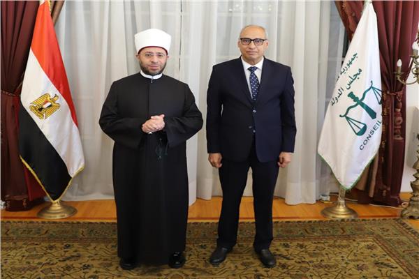 رئيس مجلس الدولة يستقبل وزير الأوقاف لتهنئته
