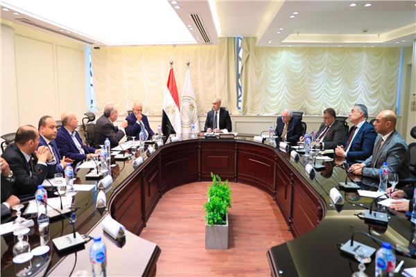 وزير التعليم يبحث سبل التعاون مع اتحاد الصناعات المصرية