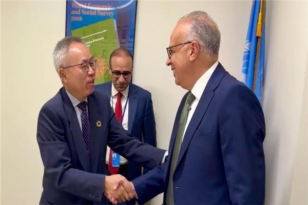 وزير الري يلتقي وكيل الأمين العام للأمم المتحدة للشؤون الاقتصادية