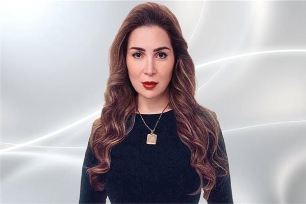  الفنانة مي عز الدين