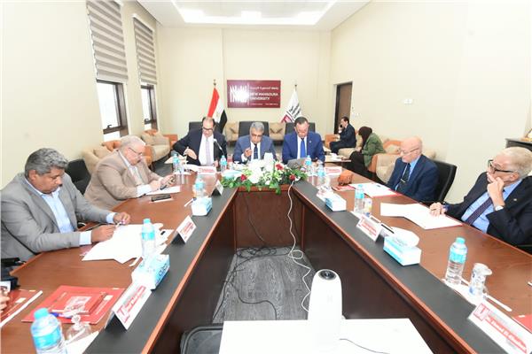 جانب من اجتماع مجلس أمناء جامعة المنصورة الجديدة