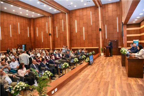 اجتماع وزيرة التنمية المحلية والبيئة