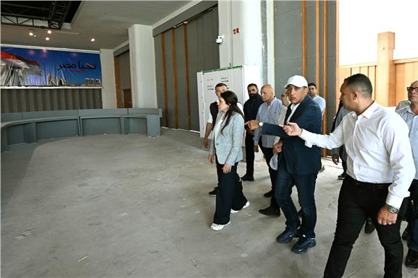 رئيس الوزراء يتفقد مركز المؤتمرات والمعارض الدولي