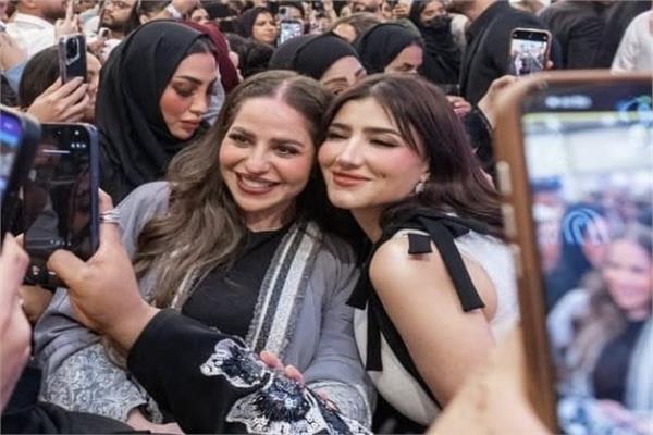  الجمهور السعودي يحتفي بمي عمر