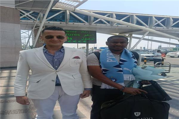 موكوينا يصل القاهرة لتدريب بيراميدز 