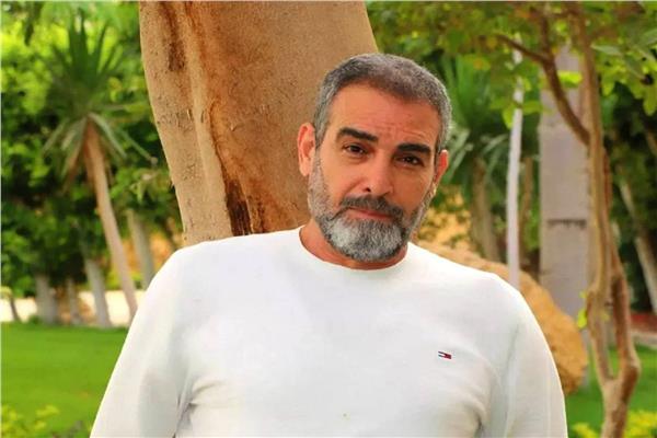 الفنان الكبير أحمد عبد العزيز 