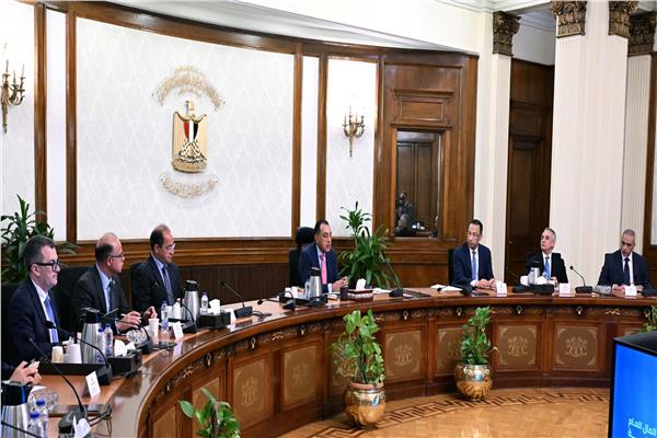 مدبولي يتابع تنفيذ تكليفات الرئيس للتوسع في التحول الرقمي وحماية المال العام