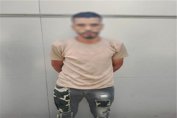 الشخص الظاهر في الفيديو