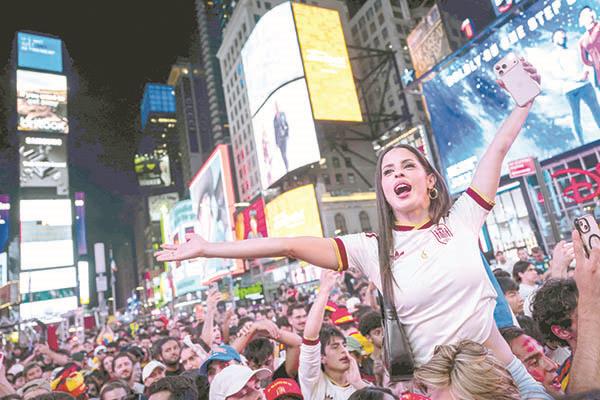 «ماركا»: انتصار لكرة القدم.. و«إل موندو»: لحظة خالدة