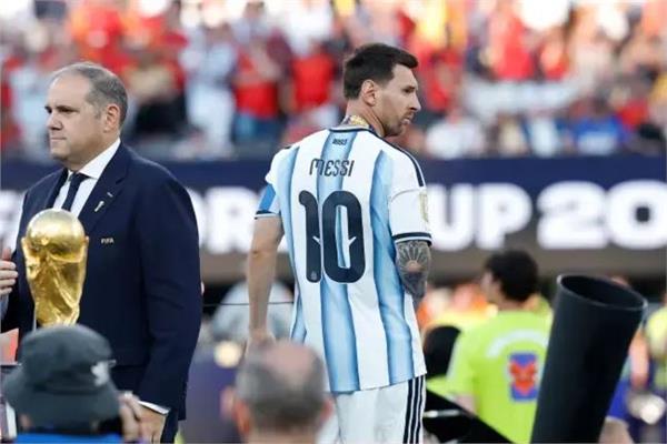 ليونيل ميسي قائد منتخب الأرجنتين 