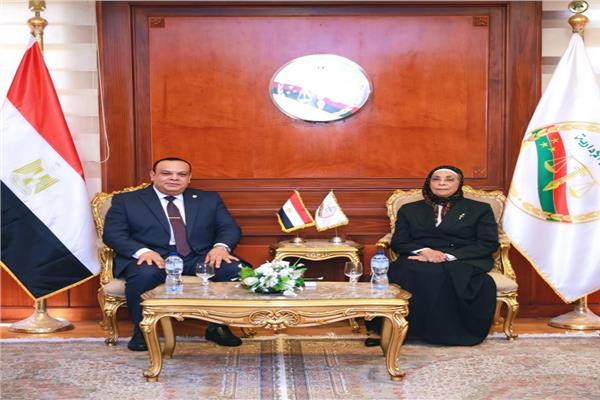 رئيسة هيئة النيابة الإدارية خلال استقبالها رئيس الهيئة الوطنية للانتخابات