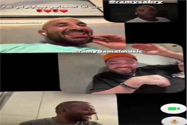 الفنانون