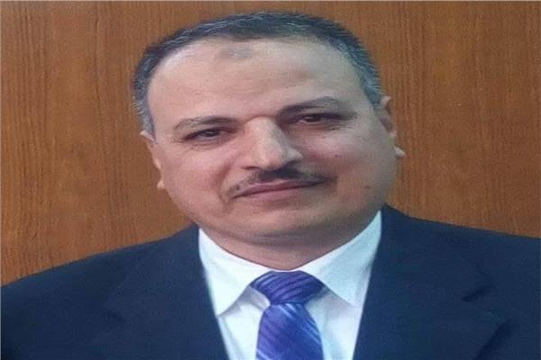 الدكتور عبده السباعي
