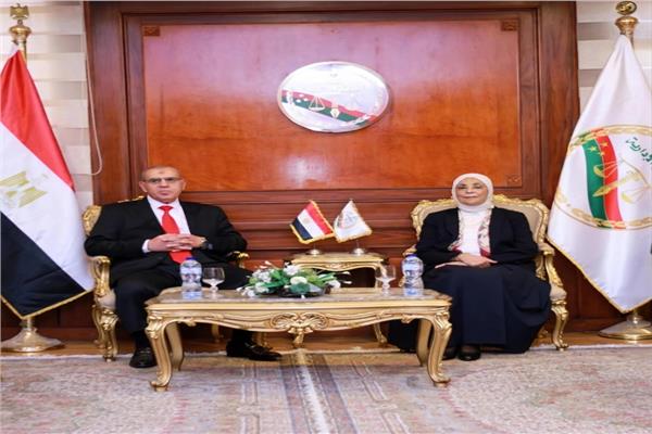 رئيسة هيئة النيابة الإدارية خلال استقبالها رئيس محكمة النقض 