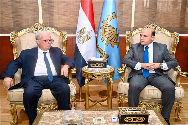 نائب رئيس الوزراء للشؤون الاقتصادية يلتقي محافظ الغربية 
