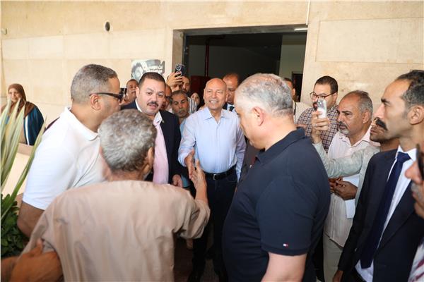 محافظ القاهرة يتفقد المركز التكنولوجى بحى التبين