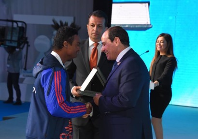 الرئيس السيسى يكرم للاعبى الاولمبياد الخاص 