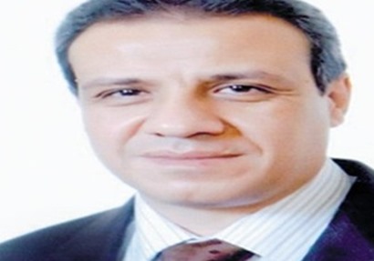 الكاتب الصحفي عمرو الخياط رئيس تحرير جريدة أخبار اليوم
