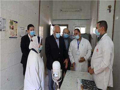 محافظ الجيزة يتابع انتظام العمل بمستشفيات البدرشين المركزي والحوامدية العام