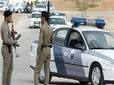 القبض على 12 وافدًا بالسعودية بتهم نصب واحتيال
