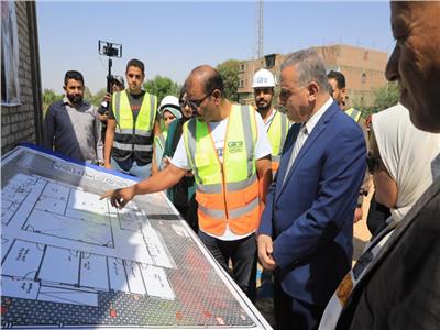 محافظ سوهاج يتفقد مشروعات حياة كريمة بقرية البلابيش المستجدة