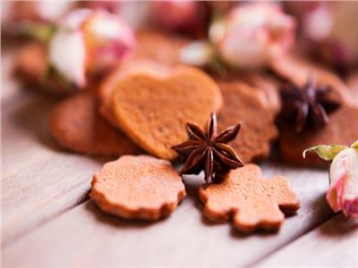 حلويات اليوم.. طريقة عمل بسكويت اليانسون بالحليب