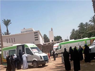 توقيع الكشف الطبي والعلاج المجاني لـ 1263 مواطنًا بأسوان